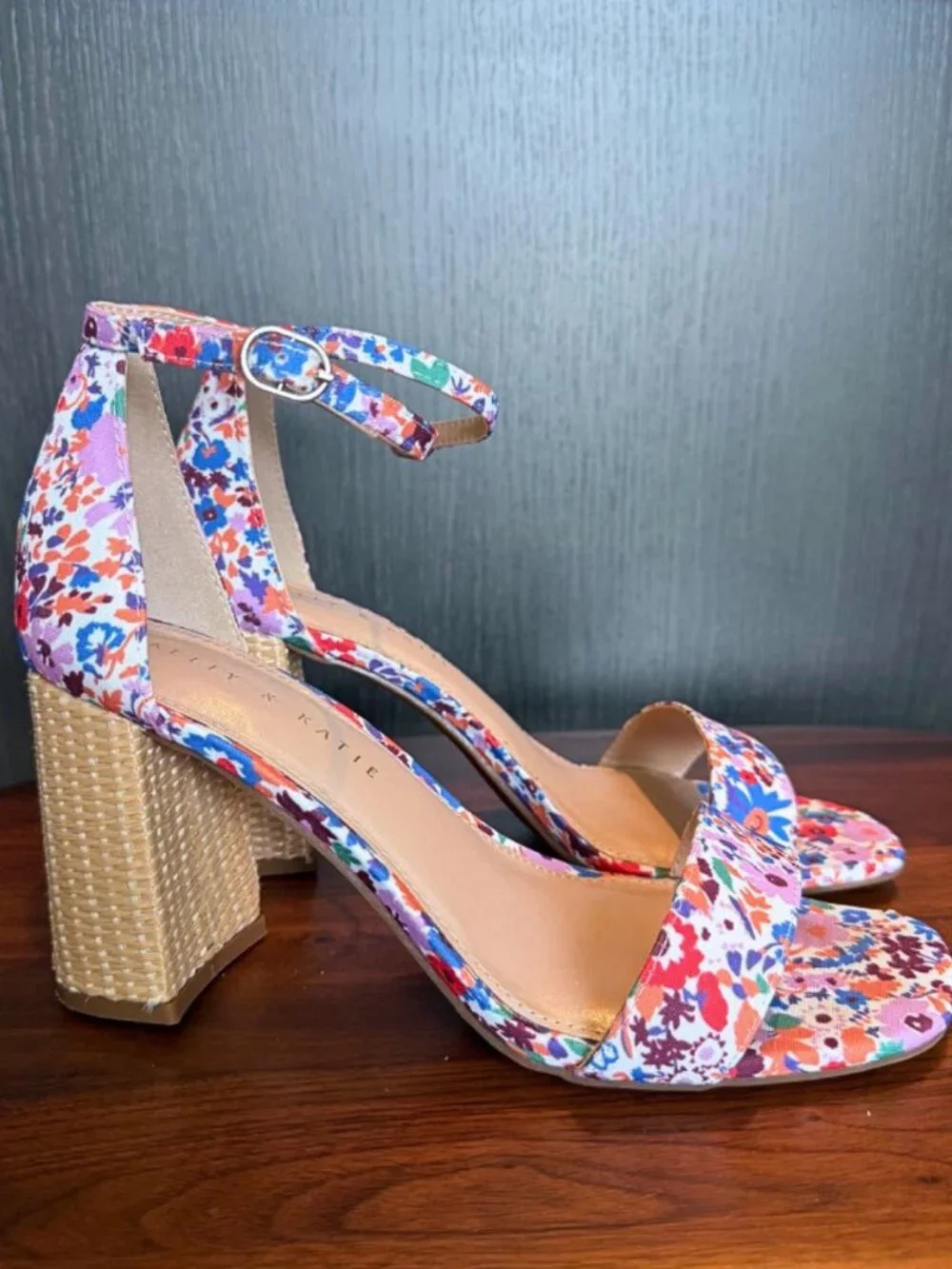 Kelly Katie Floral Chunky Rattan Block Heel Sandals 8M Ankle Strap Open Toe 3.3